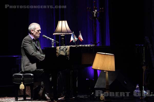 HUGH LAURIE - 2012-07-10 - PARIS - Grand Rex - 